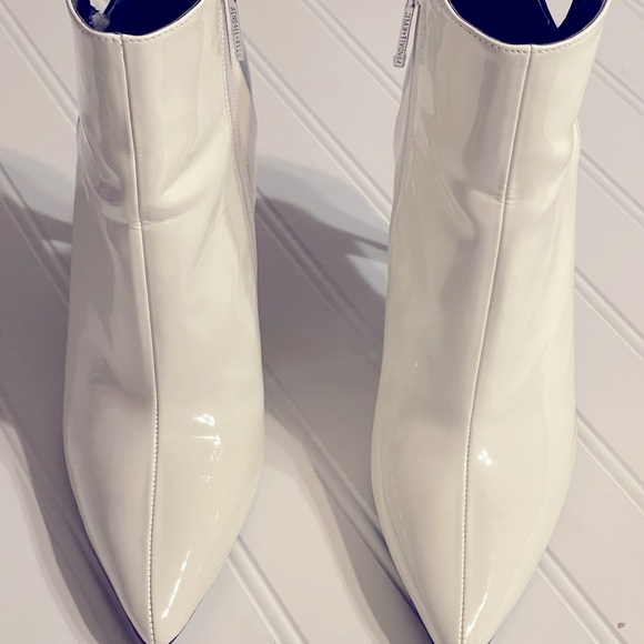 Kendall Kylie pointed toe Ariana booties - Picture 2 of 7